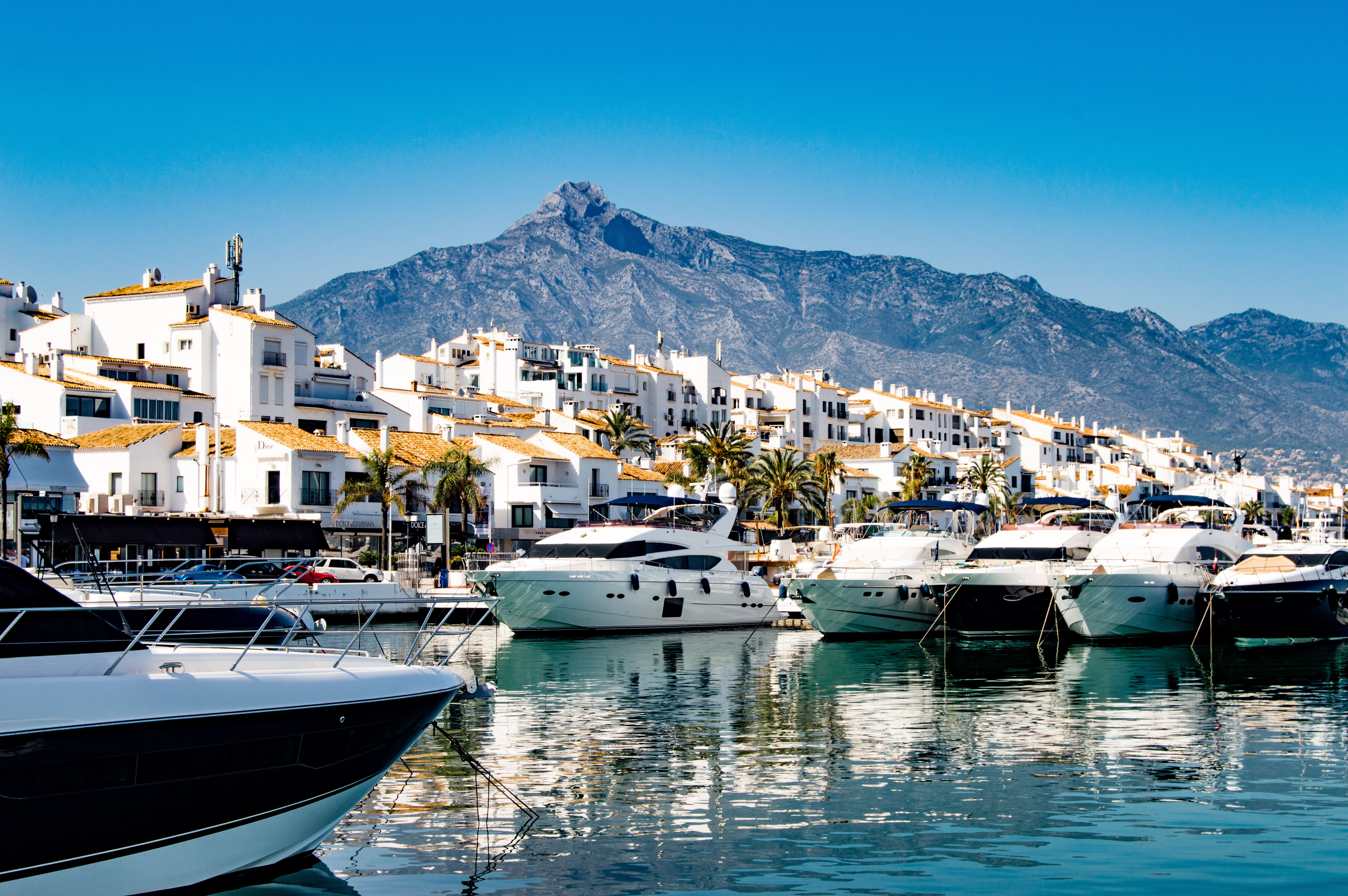 Lee más sobre el artículo La vida de lujo Marbella