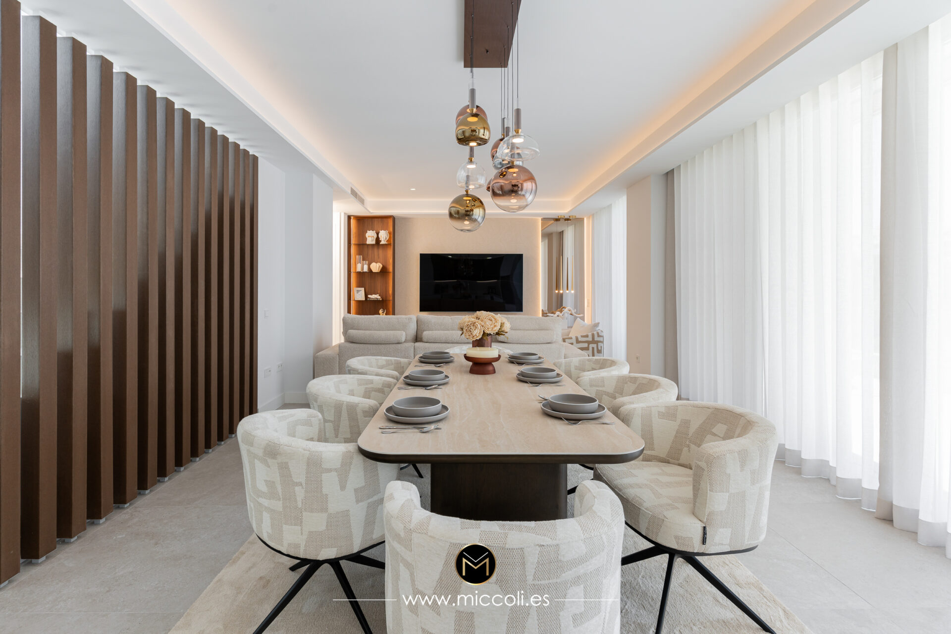 Dining room interior design in Santa Clara Marbella apartment